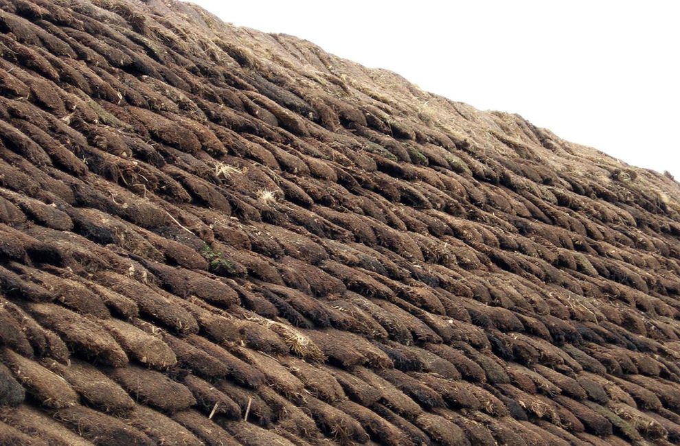 Thatching Material Turf. The multipurpose thatching material | Thatching Info.com